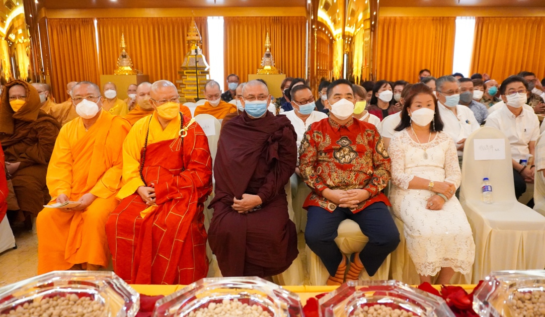 《Presentation Of Buddha And Buddha Disciples’ Relics To Vihara Ekayana Arama Indonesia》
