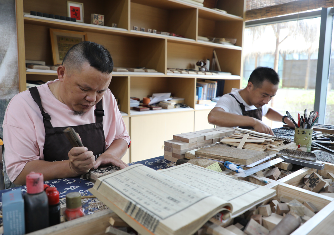木活字印刷术传承人邱恒勇