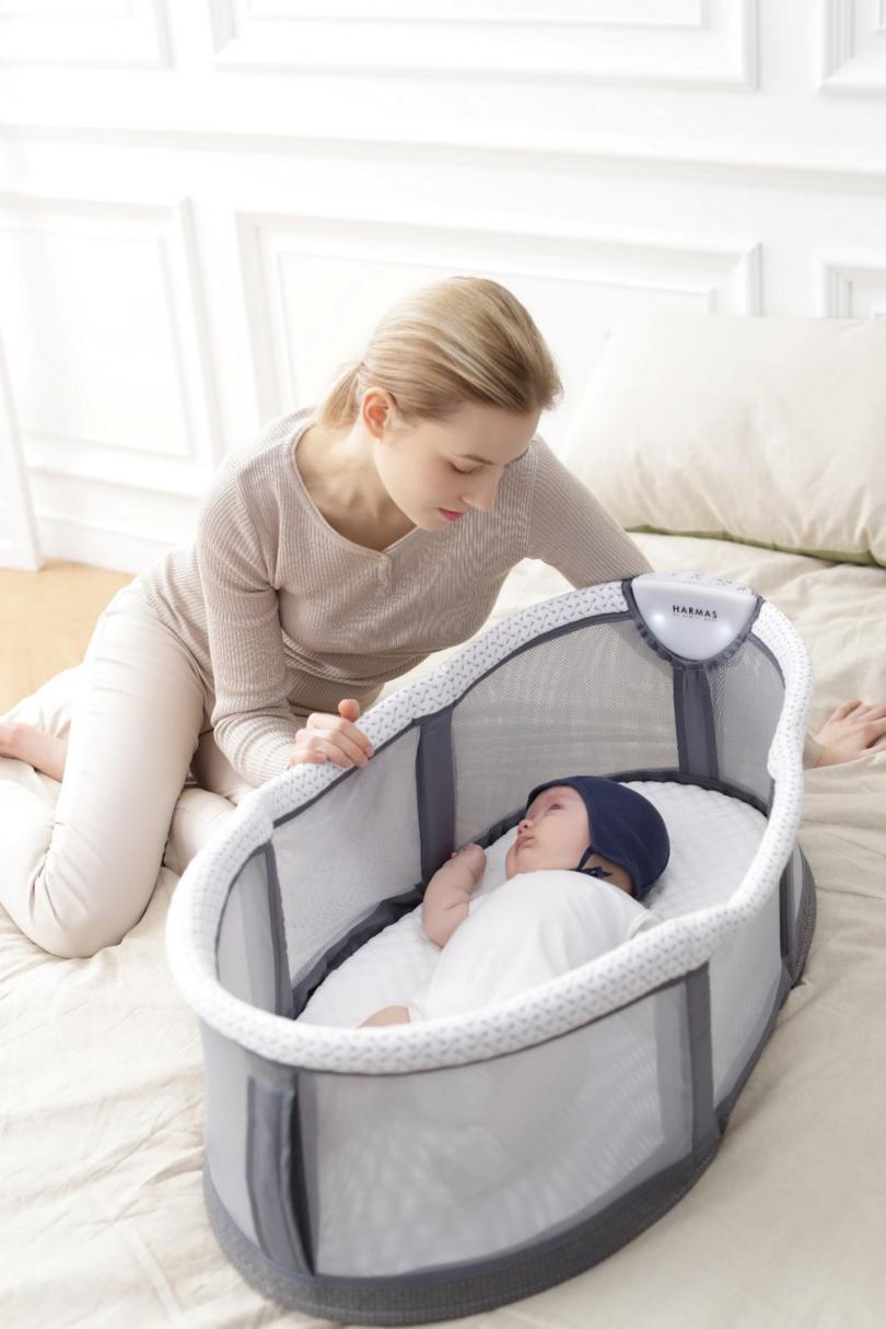 秒变妈咪包，HARMAS便携婴儿床让宝宝随时随地舒适入眠