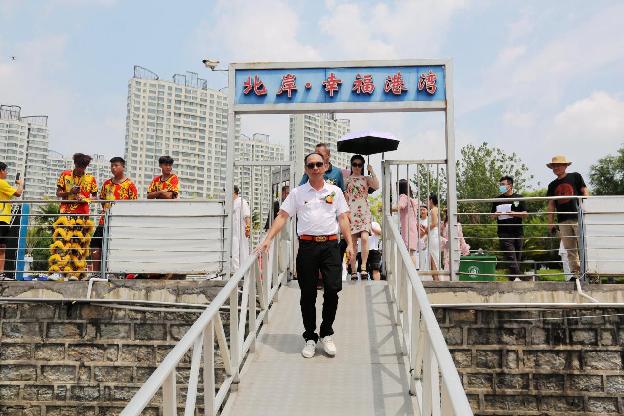 中国首艘“水上超跑”驾到 广东克兰茜引领行业新风尚
