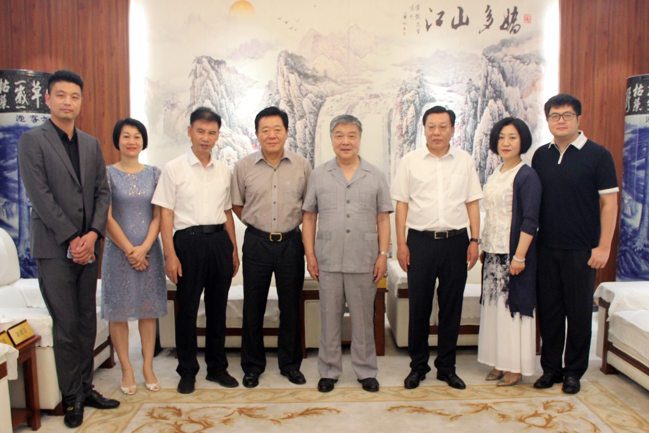 飞诺门阵亮相雁栖湖论坛，持续推进信创行业生态建设
