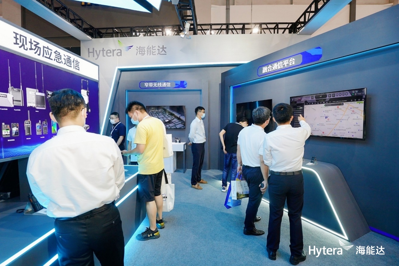 海能达携多模智能对讲机PDC680亮相2022杭州国际安全和应急博览会